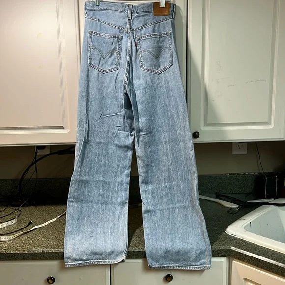 Levi’s High Loose Women's Jeans - Picture 2 of 4